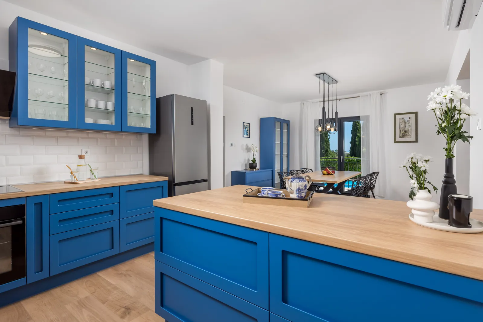 Kitchen and dining area